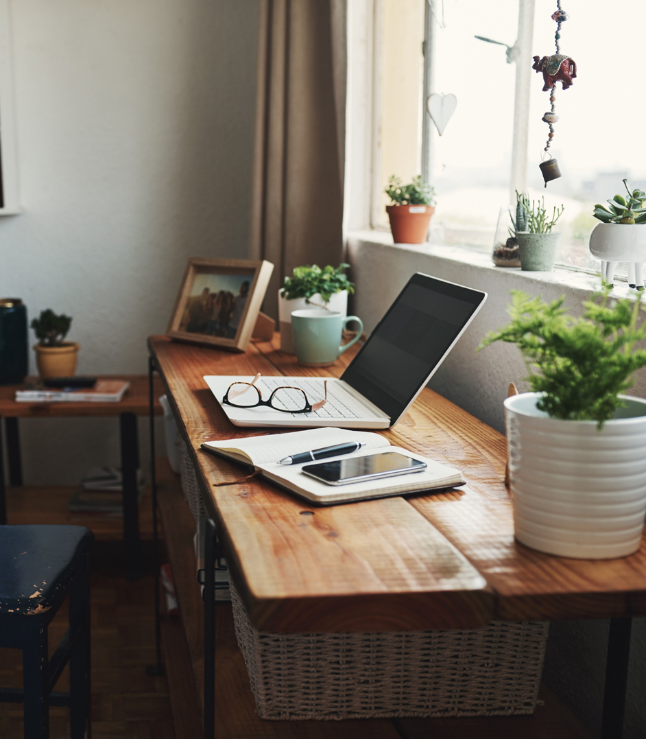 9 Ideas to Setup Your Joyous Workstation at Home